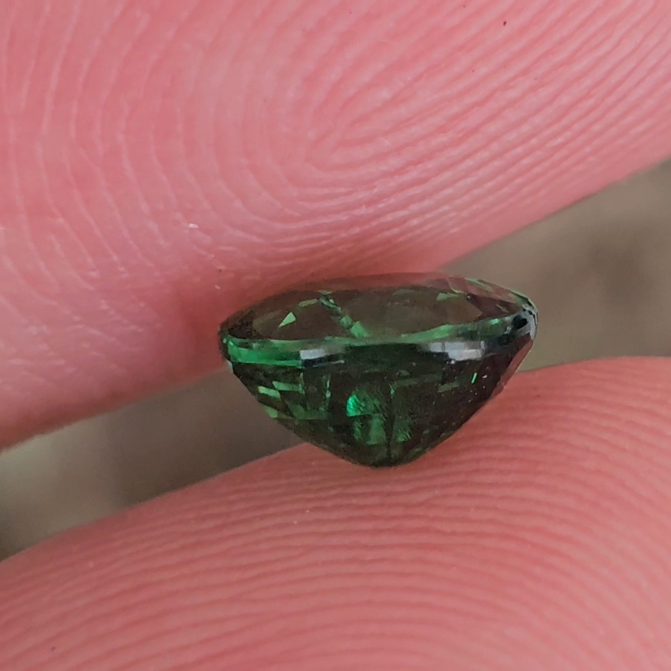 พลอย ซาโวไรท์ Tsavorite Garnet 1.28 กะรัต (Cts.) ดิบ Unheated พร้อมใบเซอร์ อัญมณีมงคลประจําวันเกิด เครื่องประดับพลอย