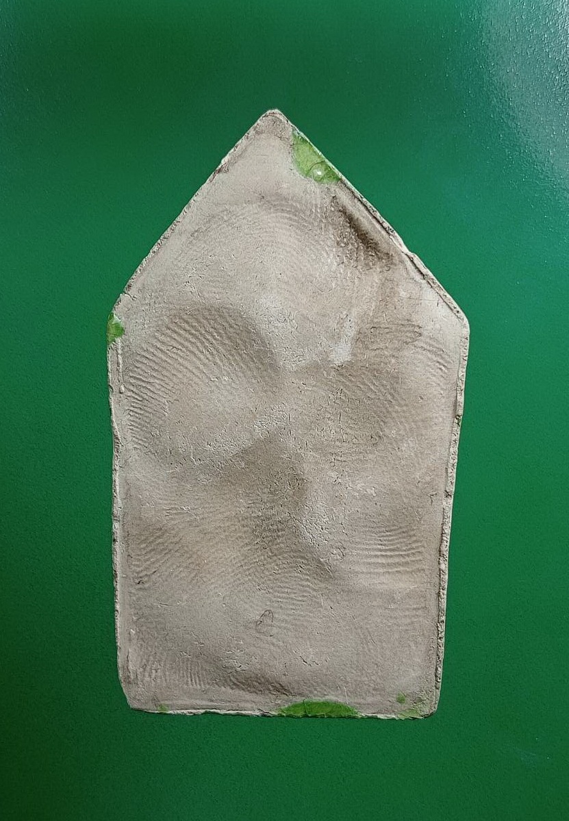 ผ2977 พระขุนแผน กระเบื้องเคลือบ ไม่ทราบที่