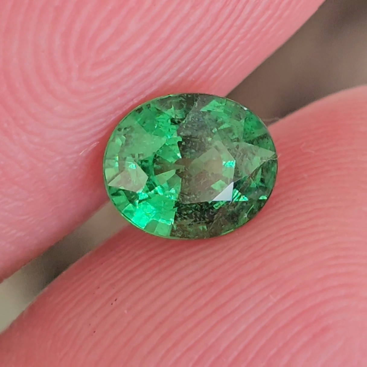 พลอย ซาโวไรท์ Tsavorite Garnet 1.06 กะรัต (Cts.) ดิบ Unheated พร้อมใบเซอร์ อัญมณีมงคลประจําวันเกิด เครื่องประดับพลอย