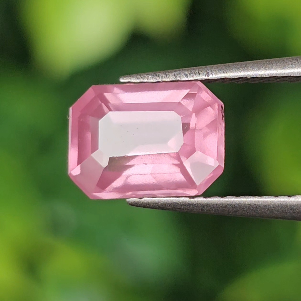 พลอย สปิเนล (Spinel) 1.30 กะรัต (Cts.) พลอยแท้ อัญมณีมงคลประจําวันเกิด เครื่องประดับพลอย