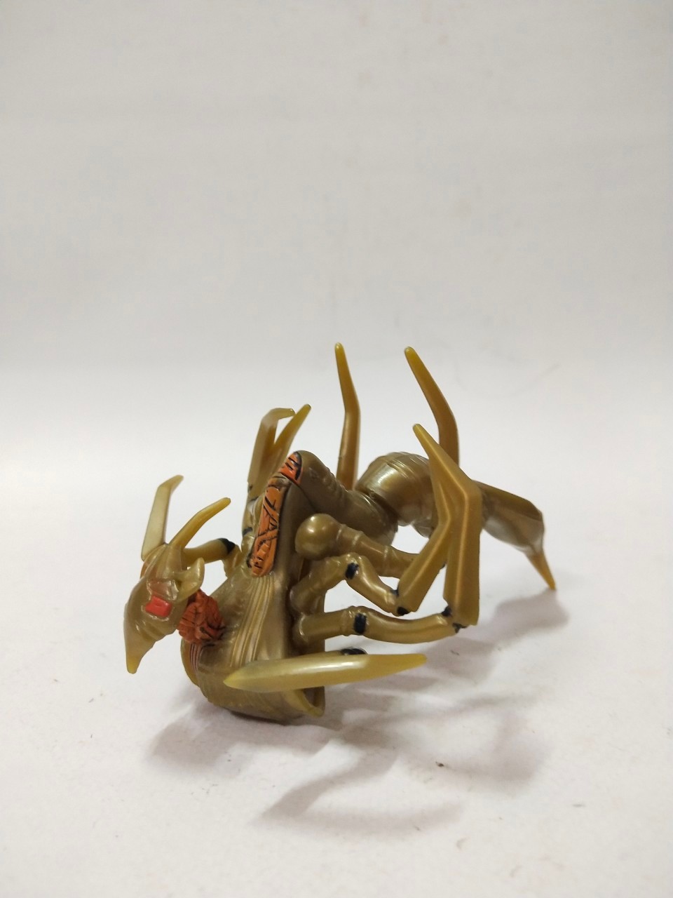 ฟิกเกอร์พลาสติก/ยางตัน เอเลียนซ์ ควีนส์ เบ็นเท็น (Alien queen ben10 ) มือสองสภาพดี ขนาดตามรูป