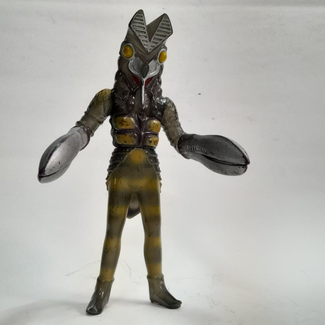 ซอฟ 6.5-7นิ้ว มีหลายภาพ มนุษย์ดาวบัลตั้น ตัวพิเศษ ตัวใส ทำสี จาก อุลตร้าแมน1 มือสองสภาพดี มีรอยบ้าง ค่อนข้างหายาก