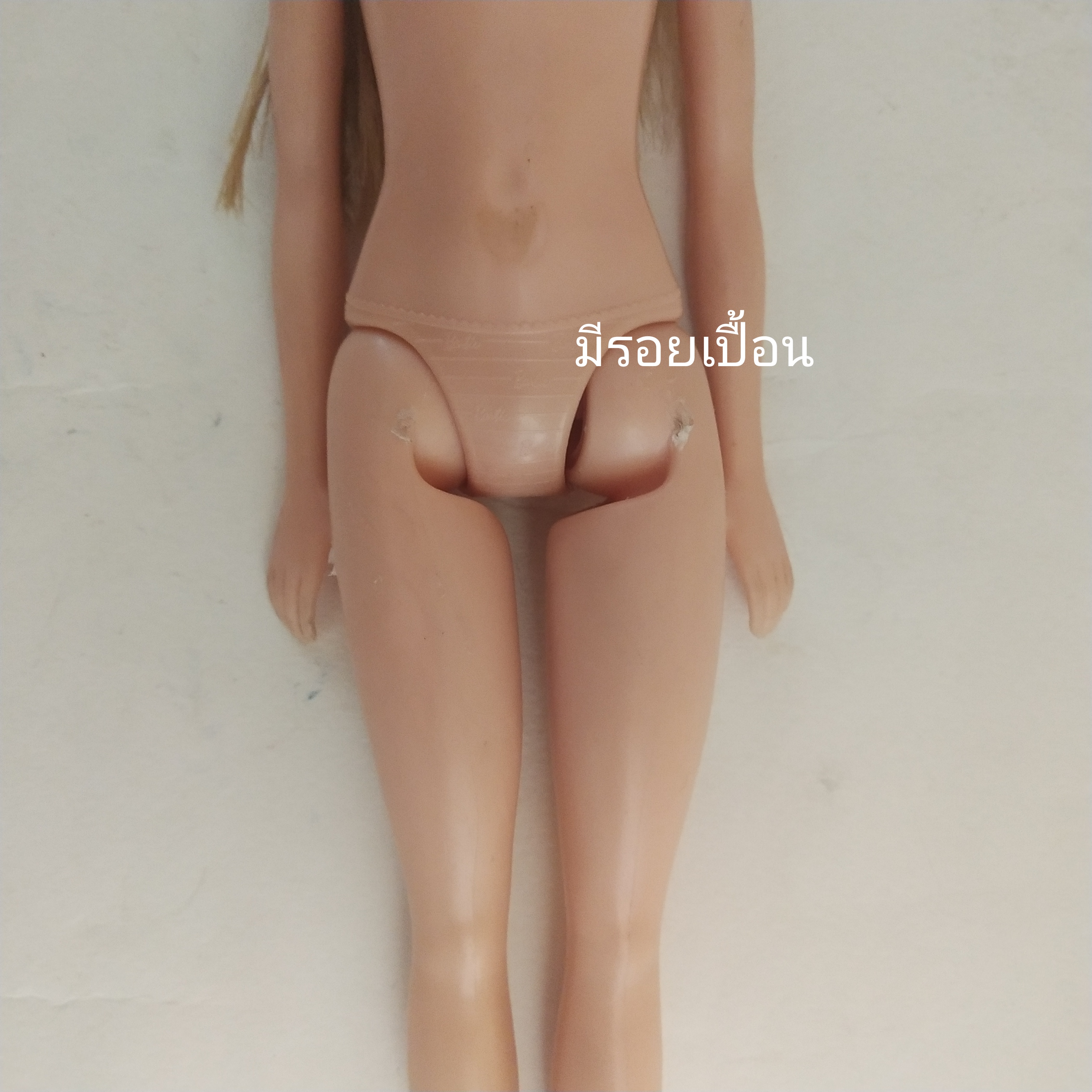 ตุ๊กตาบาร์บี้ หน้าสวย** แขนหลวม มีรอยเปื้อนโปรดดูทุกภาพ, รุ่นขาแข็งโค้งงอไม่ได้ Mattel Indonesia 2015