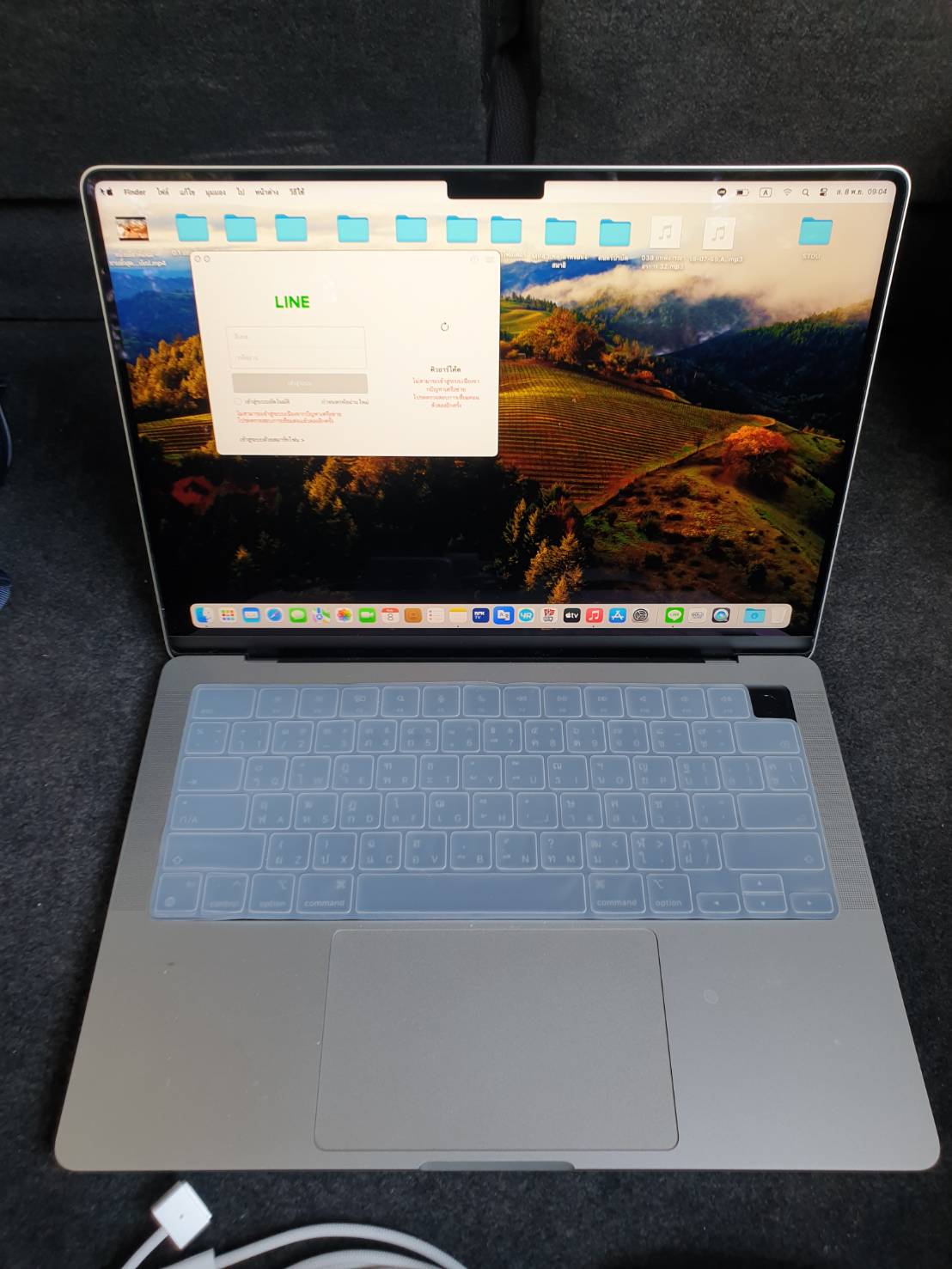 Apple Macbook Pro M3 14" 8GB/512GB เครื่องและสายชาตร์ สภาพใหม่มาก