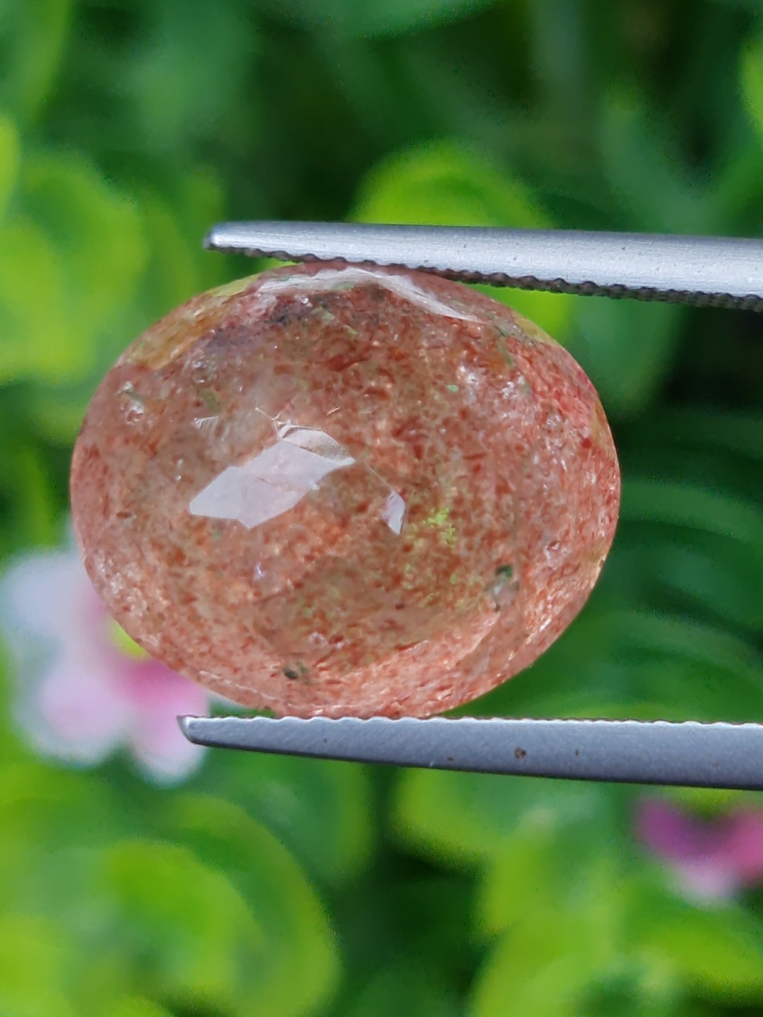 พลอย สตอเบอรี่ ควอตซ์ Strawberry Quartz 13.33 กะรัต (Cts.) พลอยแท้ อัญมณีมงคลประจําวันเกิด เครื่องประดับพลอย