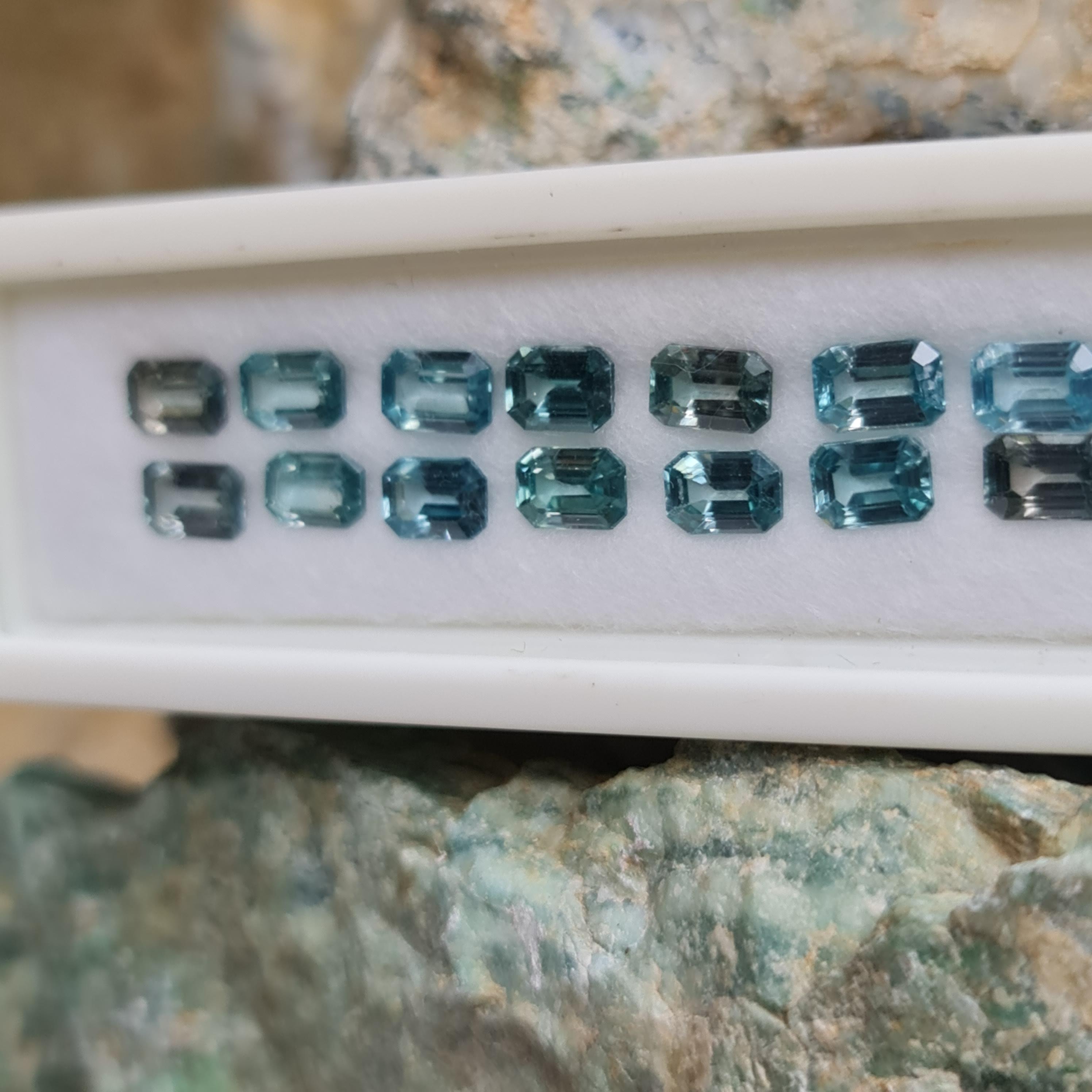 พลอย เพทาย Natural Zircon 26 เม็ด 20.60 กะรัต (Cts.) พลอยแท้ อัญมณีมงคลประจําวันเกิด เครื่องประดับพลอย