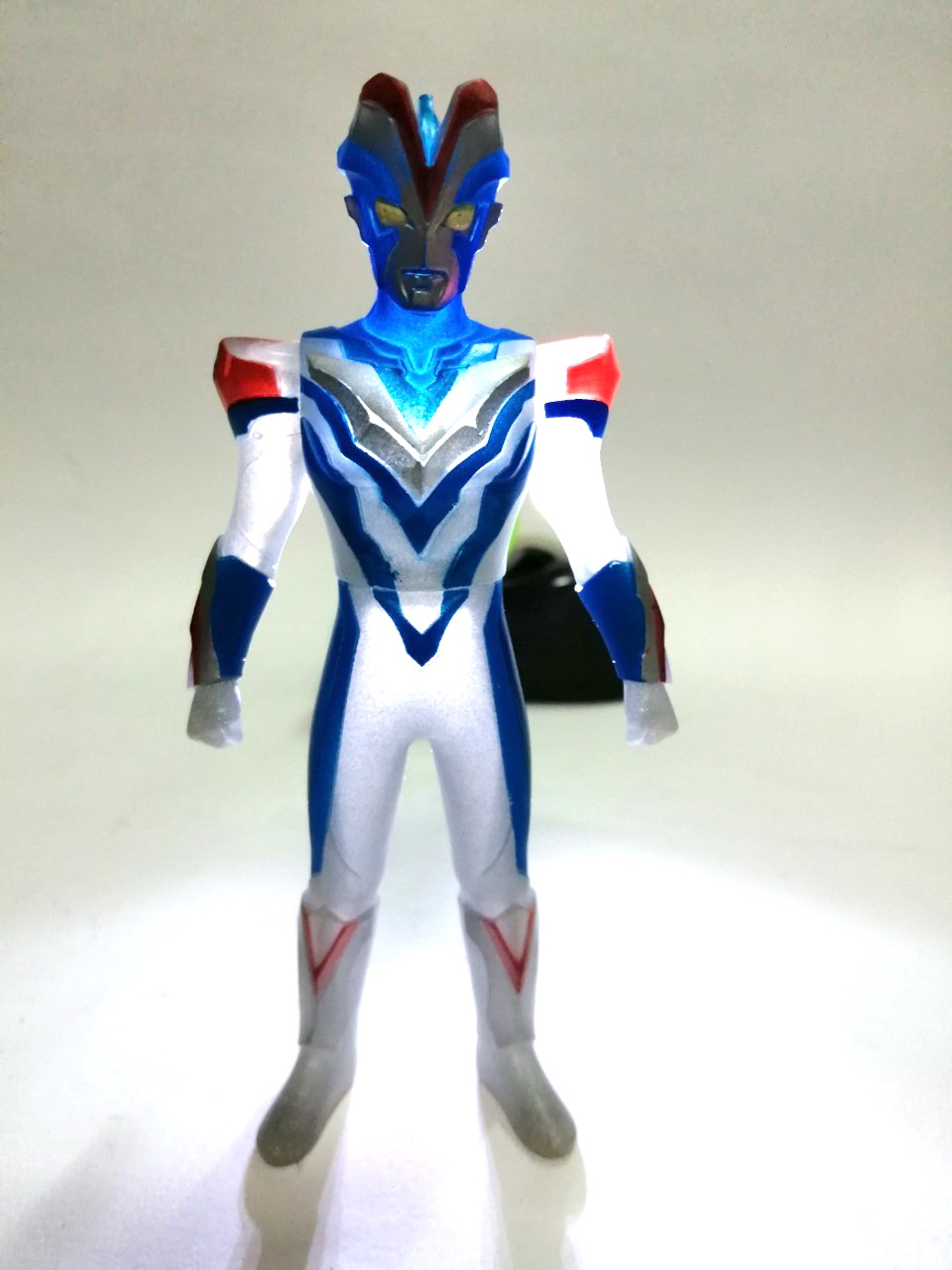 สปาร์คดอล5.5นิ้ว อุลตร้าแมนวิคตอรี สีพิเศษตัว เทาโปร่งแสง ใช้สี บรอนเงิน ฟ้าบรอนส์ ใส่เกล็ด สติ๊กเกอร์ครบ bandai chaina ปี 2012 สภาพดี ใหม่,Special edition,Sparkdoll Ultraman Victory, transparent bronze