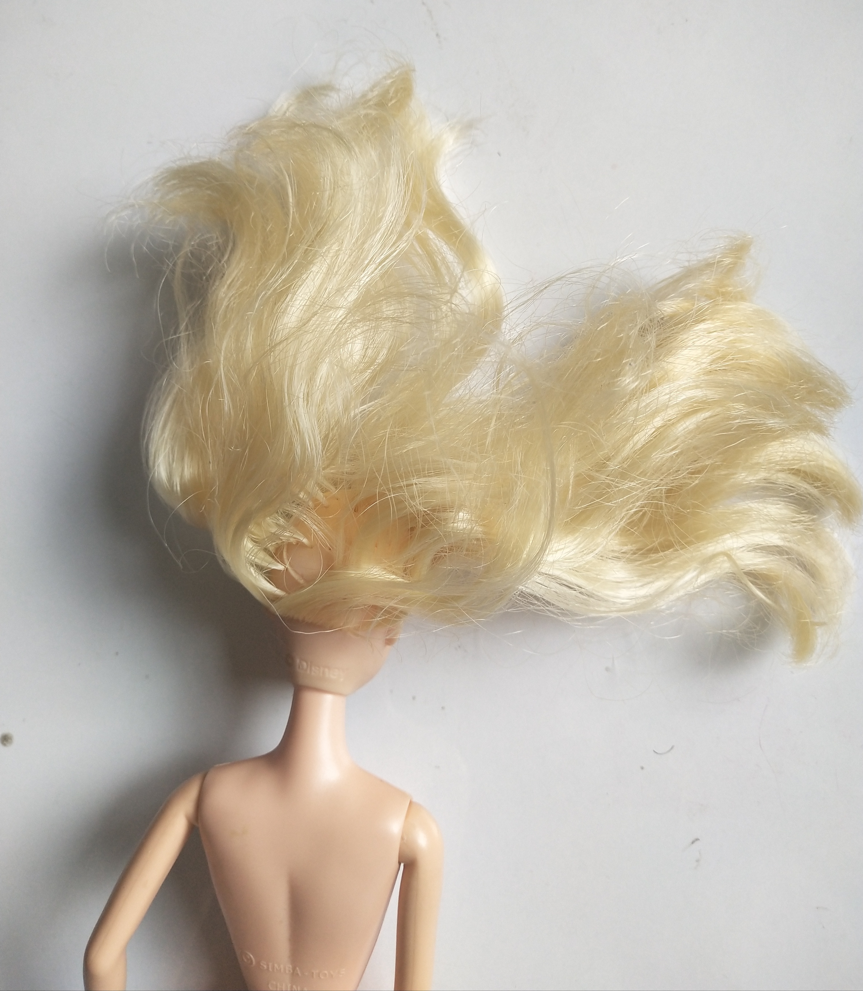 ของเล่น ของสะสม ตุ๊กตาเจ้าหญิงดิสนีย์ Disney Princess จาก แบรนด์ซิมบ้า ทอยส์ Simba Toys Doll หน้าสวย ผมทอง ปักไม่เต็มหัว สภาพดี ขายางพับงอได้