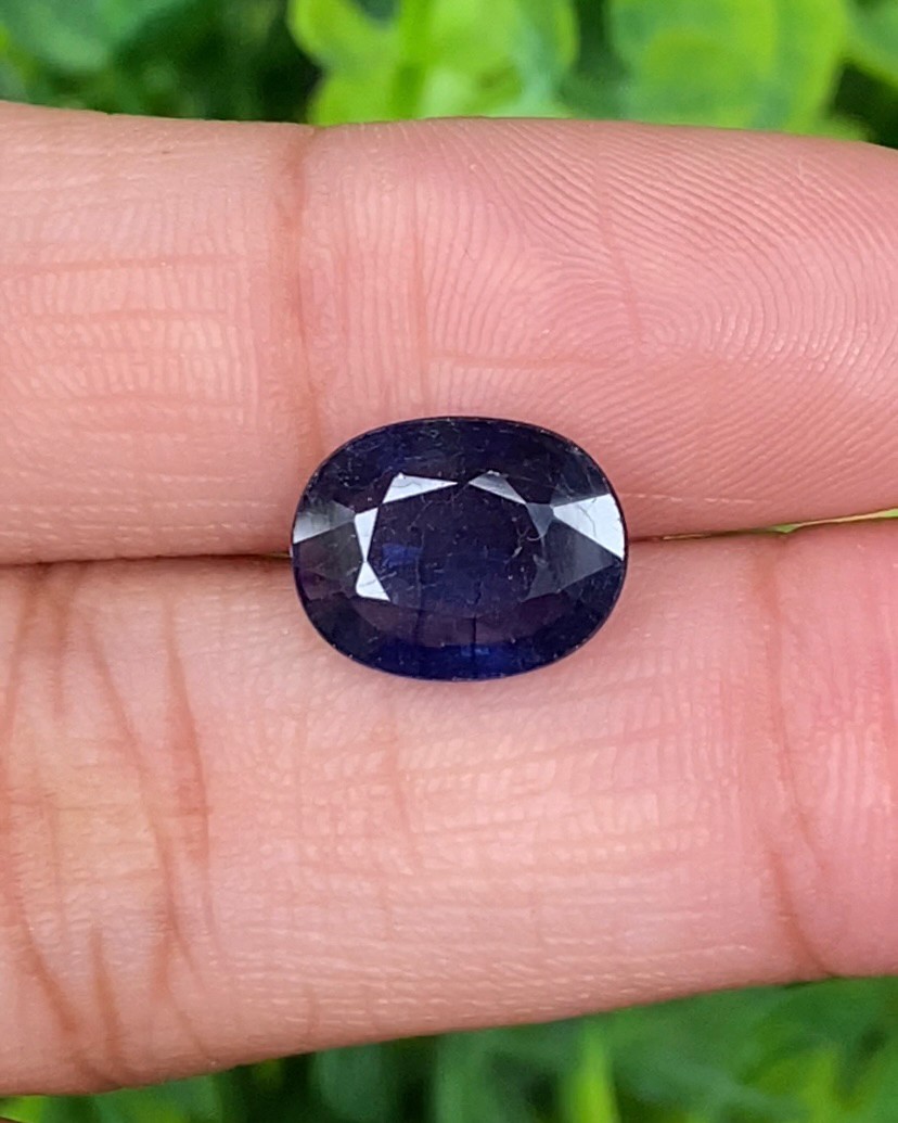 ไพลิน (Blue Sapphire) 3.50 กะรัต (Cts.) พลอยแท้ อัญมณีมงคลประจําวันเกิด เครื่องประดับพลอย
