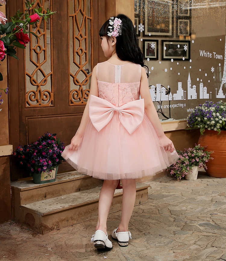 Pre-order ชุดราตรีเด็ก ชุดออกงาน ชุดกระโปรง สไตล์เจ้าหญิง แขนกุด คอกลม ผ้าลูกไม้ แต่งโบว์คาดเอว กระโปรงตาข่าย แต่งโบว์ใหญ่ด้านหลัง มีซิป