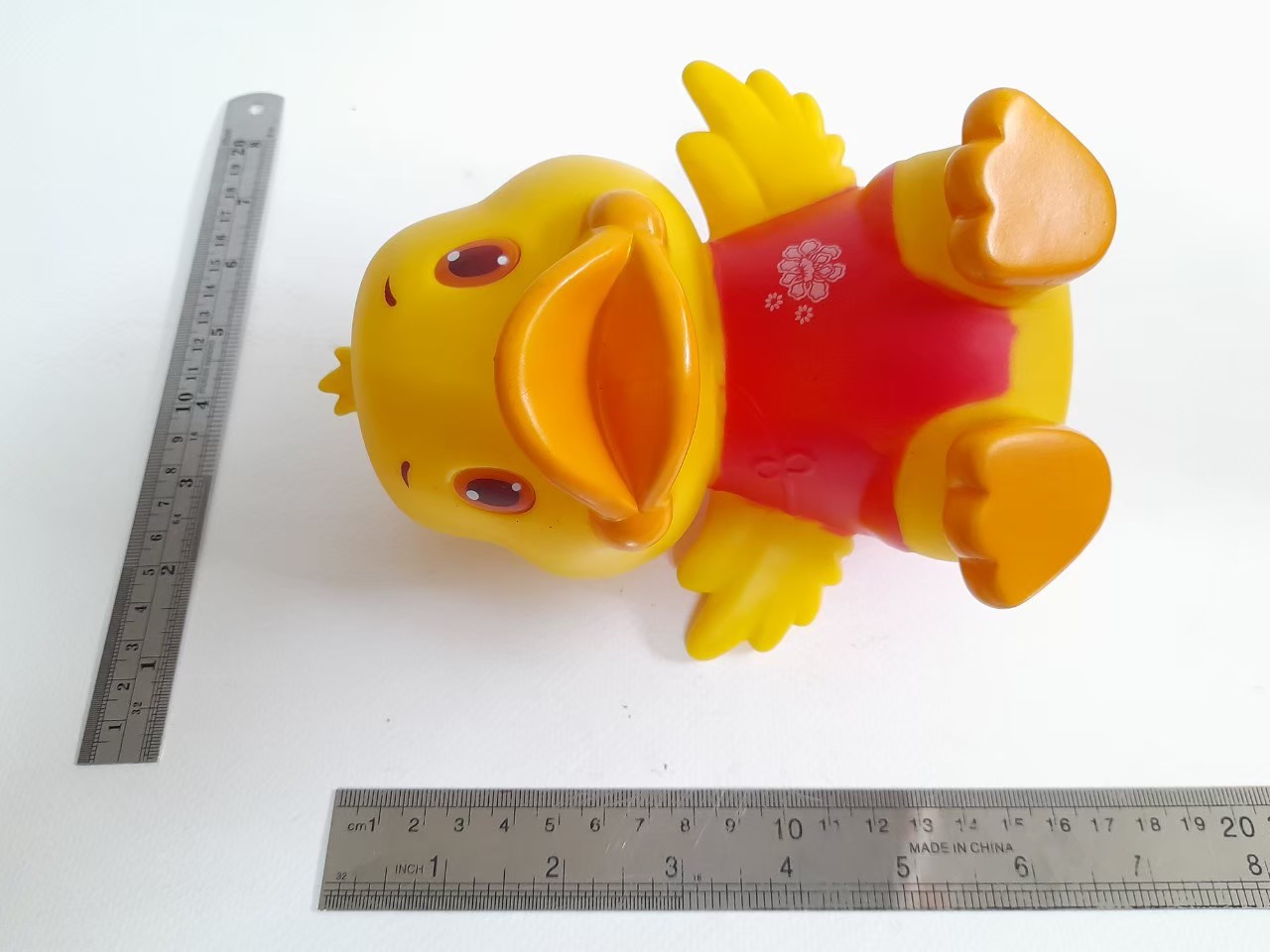 ซอฟเป็นกระปุกใส่เหรียญ เป็ดเหลือง ของแถมพรีเมี่ยม จาก ไดเพอร์ส ขนาดตามรูป ***ไม่มีก้น มือสองสภาพดี มีรอยบ้าง