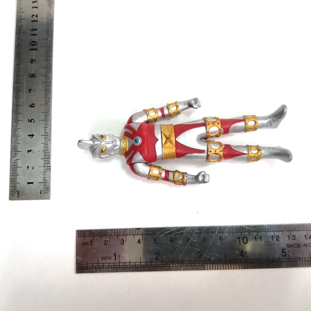 ซอฟ 4.5-5 นิ้ว ขนาดตามรูป เอสโรบอต (ตัวที่ 1) ศัตรูอุลตร้าแมนเอส สภาพดี มีรอยบ้าง ค่อนข้างหายาก