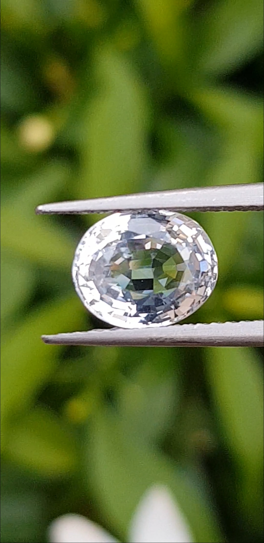 พลอย ขาว ไวท์ แซฟไฟร์ White Sapphire 2.30 Cts. พร้อมใบเซอร์ พลอยแท้ อัญมณีมงคลประจําวันเกิด เครื่องประดับพลอย