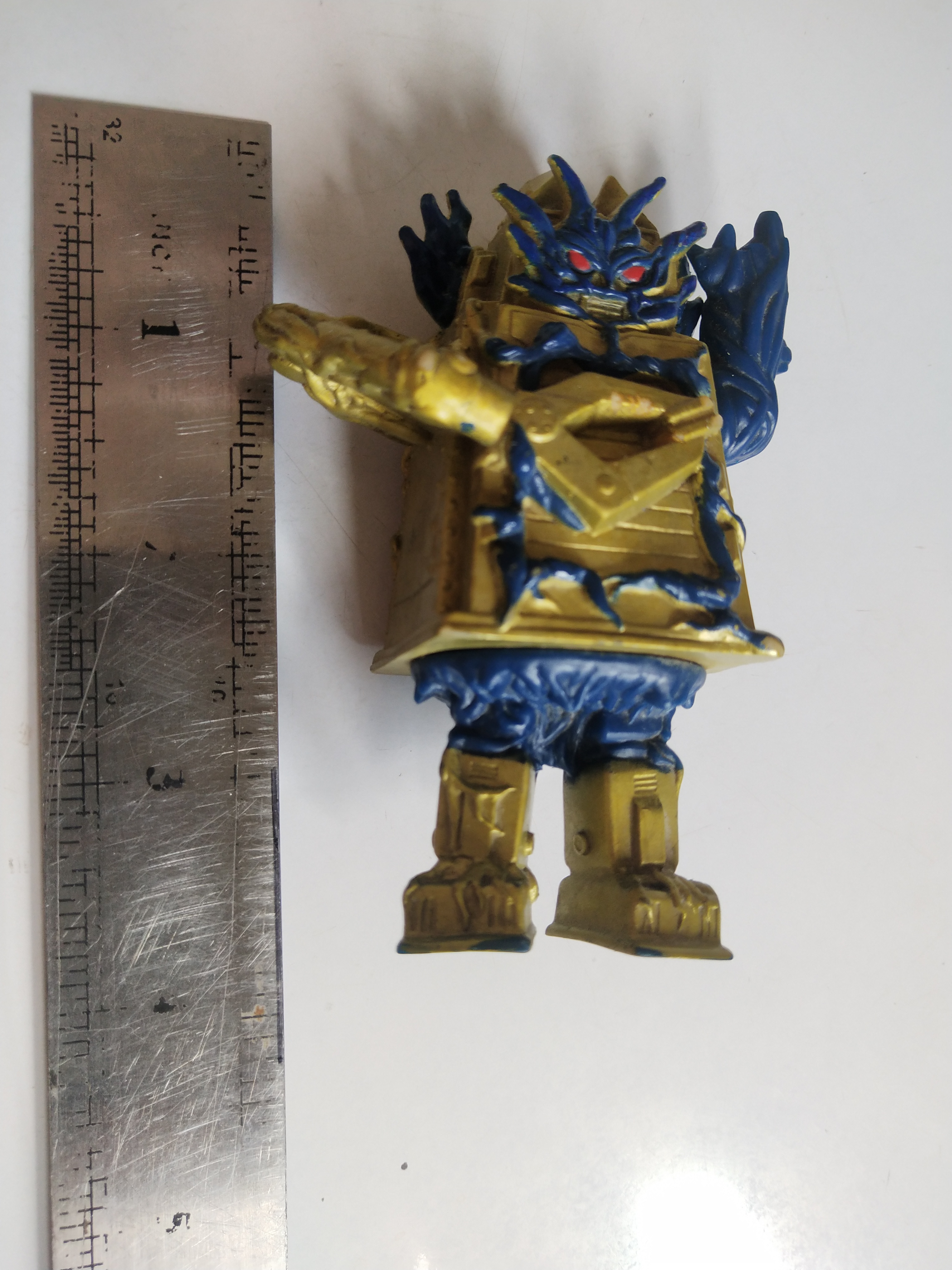 ซอฟ 4 นิ้ว คาออสเครเวอร์ก้อน สภาพดี สัตว์ประหลาด จากอุลตร้าแมน คอสมอส BANDAI CHINA