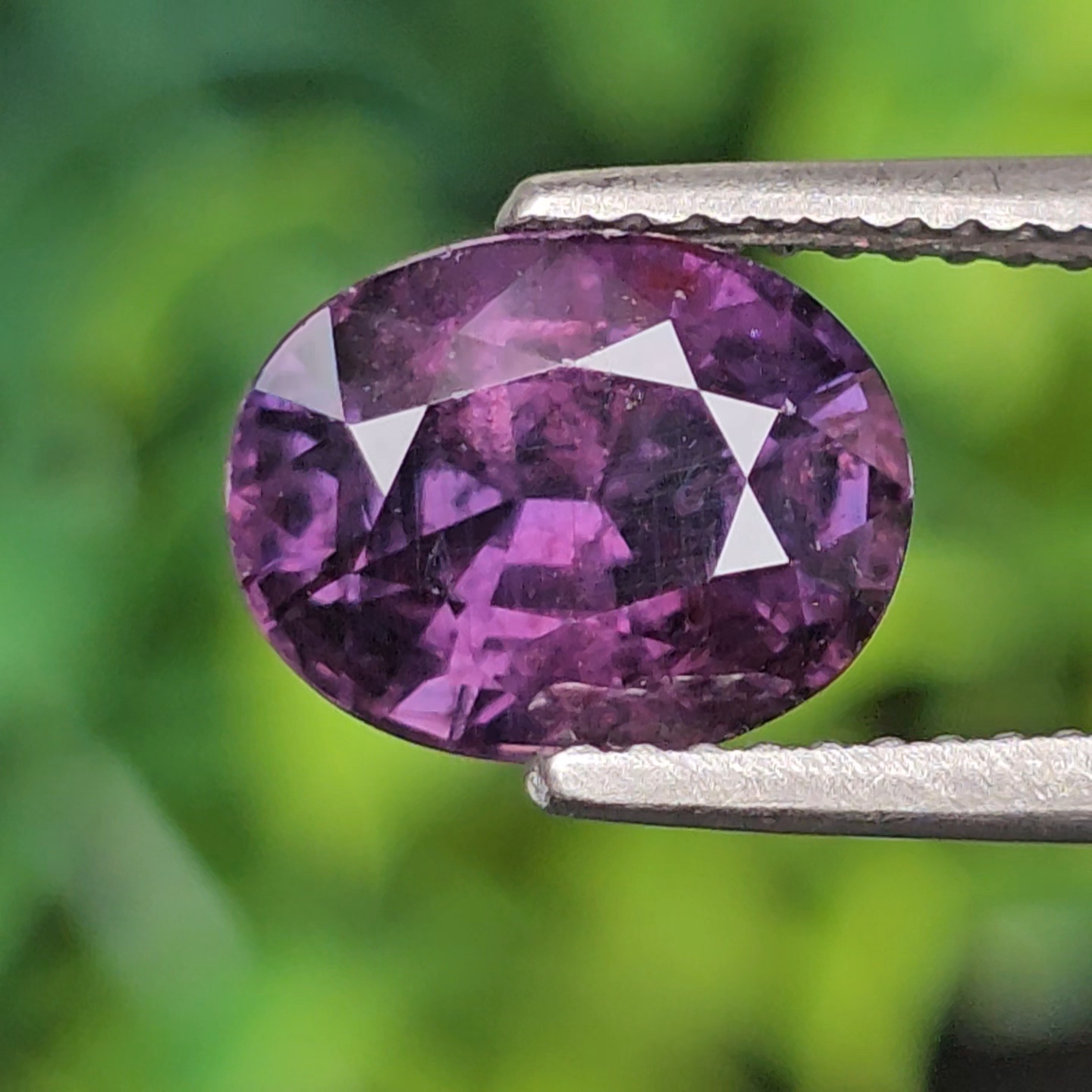 พลอย คัลเลอร์เชนจ์ แซฟไฟร์ Color Change Sapphire 3.40 กะรัต (Cts.) พลอยแท้ อัญมณีมงคลประจําวันเกิด เครื่องประดับพลอย