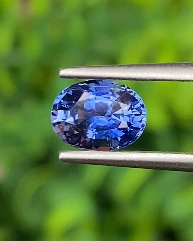 พลอย ไพลิน Blue Sapphire *สีพิเศษ คอร์นฟลาวเวอร์ บลู Cornflower* 1.18 กะรัต (Cts.) พร้อมใบเซอร์ พลอยแท้ อัญมณีมงคลประจําวันเกิด เครื่องประดับพลอย