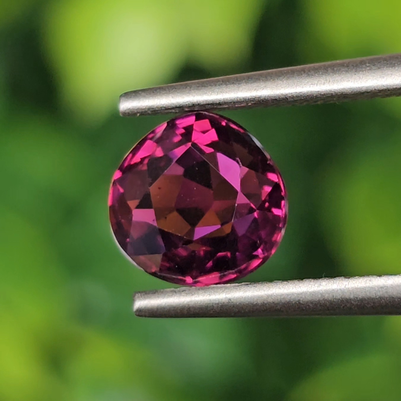 พลอย รูเบลไลต์ ทัวร์มาลีน Rubelite Tourmaline 1.27 กะรัต (Cts.) พลอยแท้ อัญมณีมงคลประจําวันเกิด เครื่องประดับพลอย