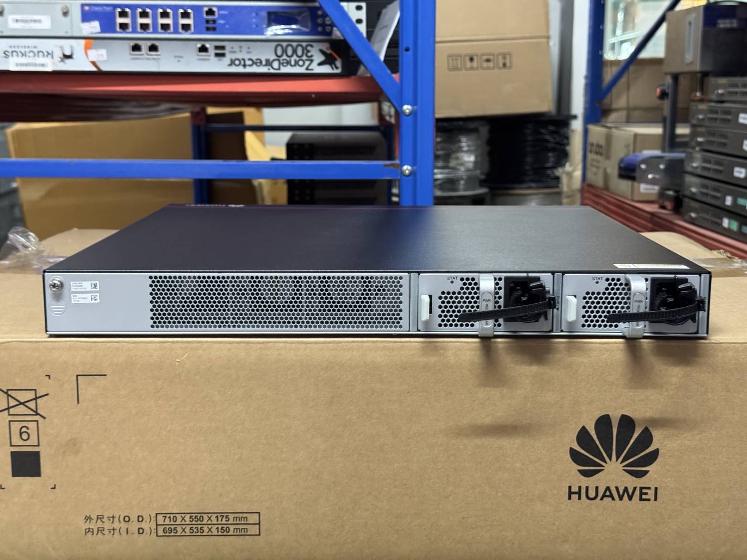 Switch Huawei Cloud Engine S5335-S32ST4X + กล่อง ***ของใหม่