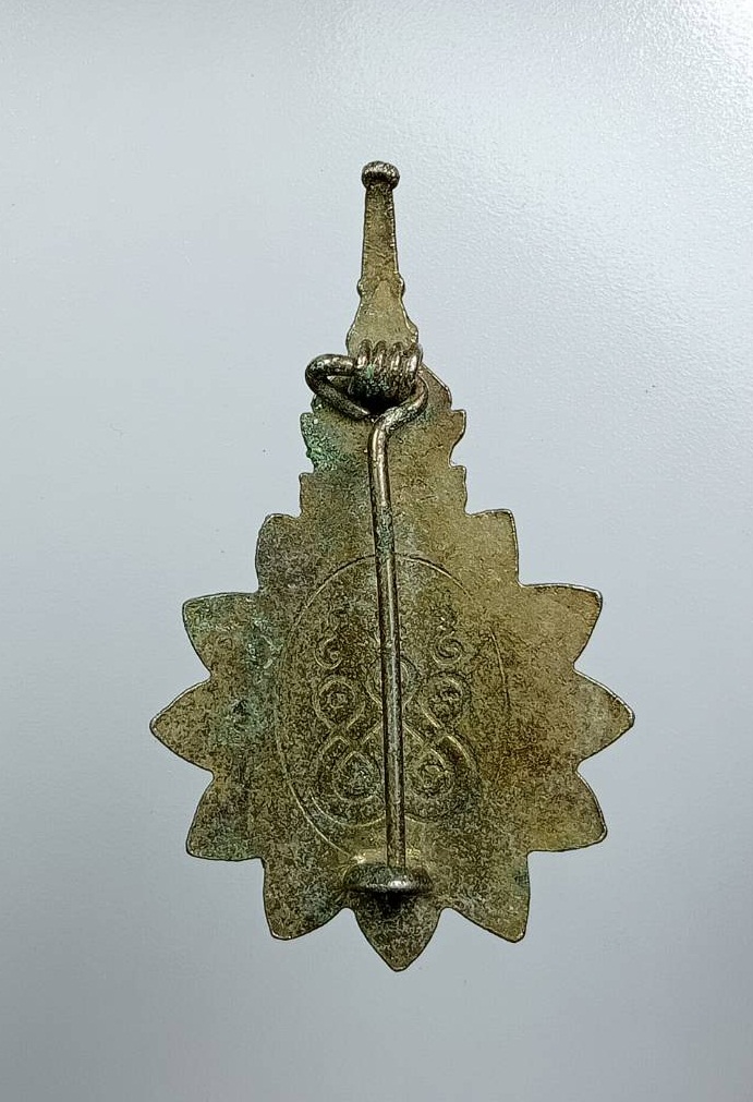 A7791 เข็มกลัดพระพุทธ หลังยันต์ห้า ไม่ทราบที่