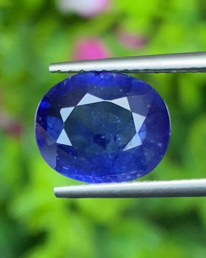 ไพลิน (Blue Sapphire) 4.08 กะรัต (Cts.) พลอยแท้ อัญมณีมงคลประจําวันเกิด เครื่องประดับพลอย