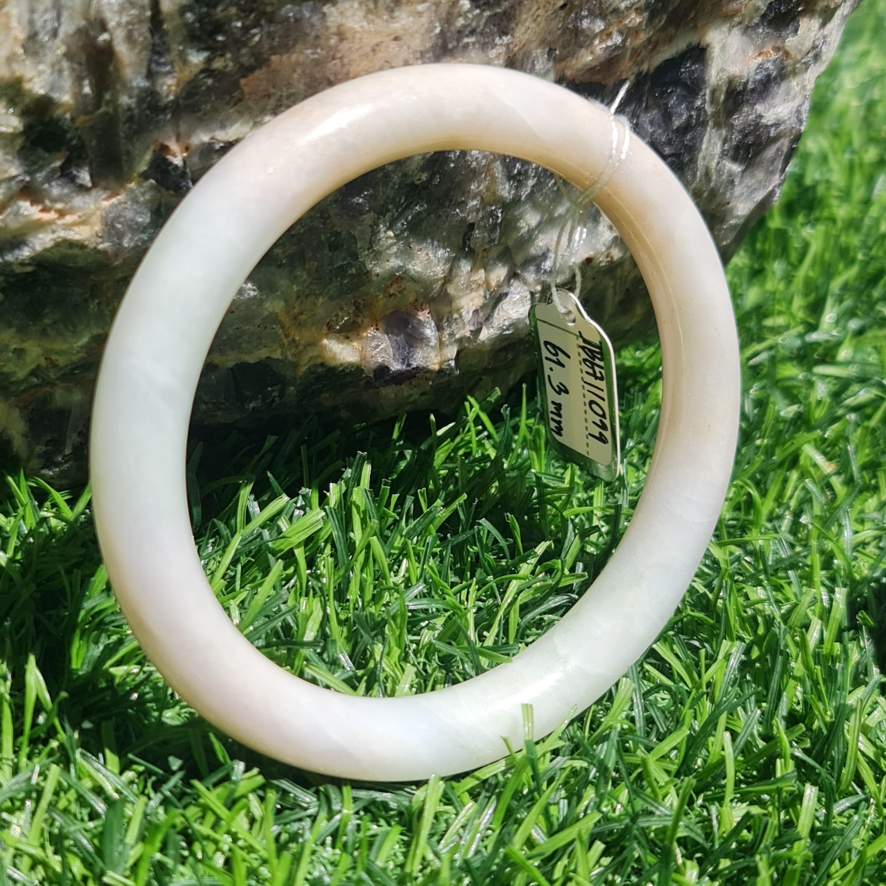 JB6711099 หยก พม่า แท้ Jade กำไลหยก 61.3 มม. (Jadeite bracelet) พม่า (Myanmar)