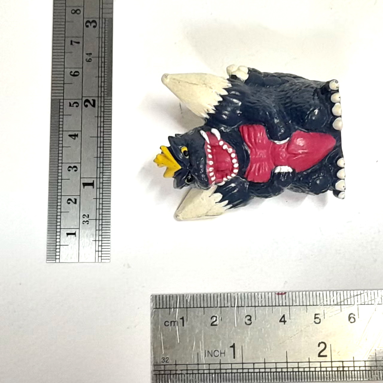 ฟิกเกอร์ยางตัน ขนาด2 นิ้ว สเปซก๊อตซิลล่า มือสองสภาพดีมีรอยบ้าง มีปั๊ม