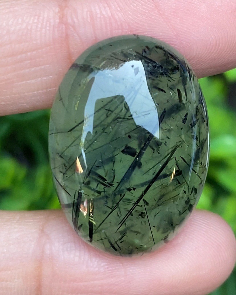ไหมดำ พรีไนท์ Prehnite with Black tourmaline 49.88 กะรัต Cts. พลอยแท้ อัญมณีมงคลประจําวันเกิด เครื่องประดับพลอย