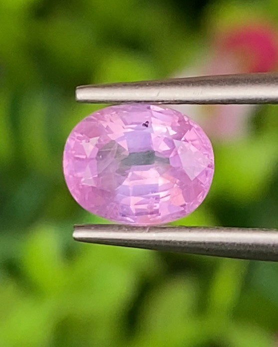พลอย ชมพู พม่า พิ้ง แซฟไฟร์ Burmese Pink Sapphire 1.36 กะรัต (Cts.) พร้อมใบเซอร์ พลอยแท้ อัญมณีมงคลประจําวันเกิด เครื่องประดับพลอย