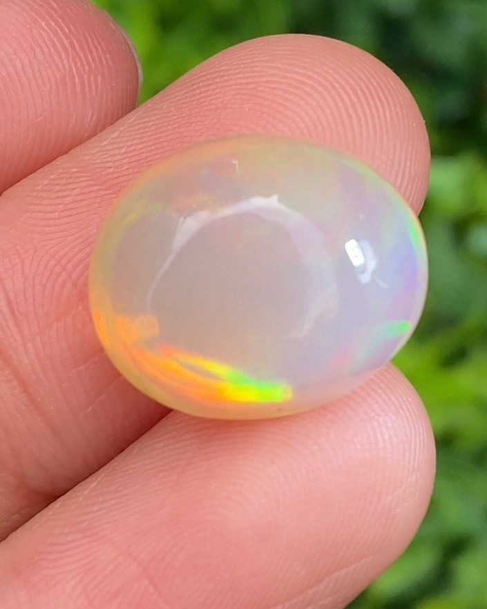 พลอย ไวท์ โอปอล White Opal 8.50 กะรัต (Cts.) พลอยแท้ อัญมณีมงคลประจําวันเกิด เครื่องประดับพลอย