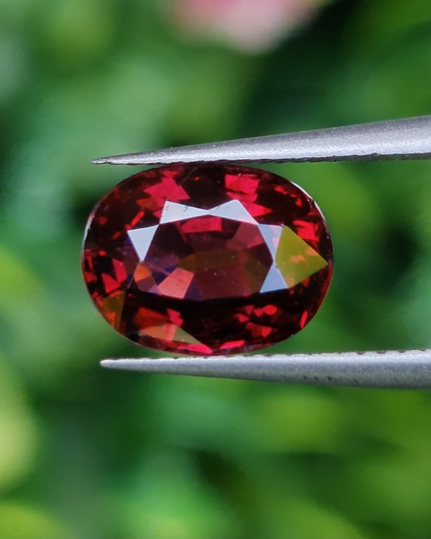 พลอย โรโดไลต์ กาเน็ท Rhodolite Garnet 2.31 กะรัต Cts.พลอยแท้ อัญมณีมงคลประจําวันเกิด เครื่องประดับพลอย