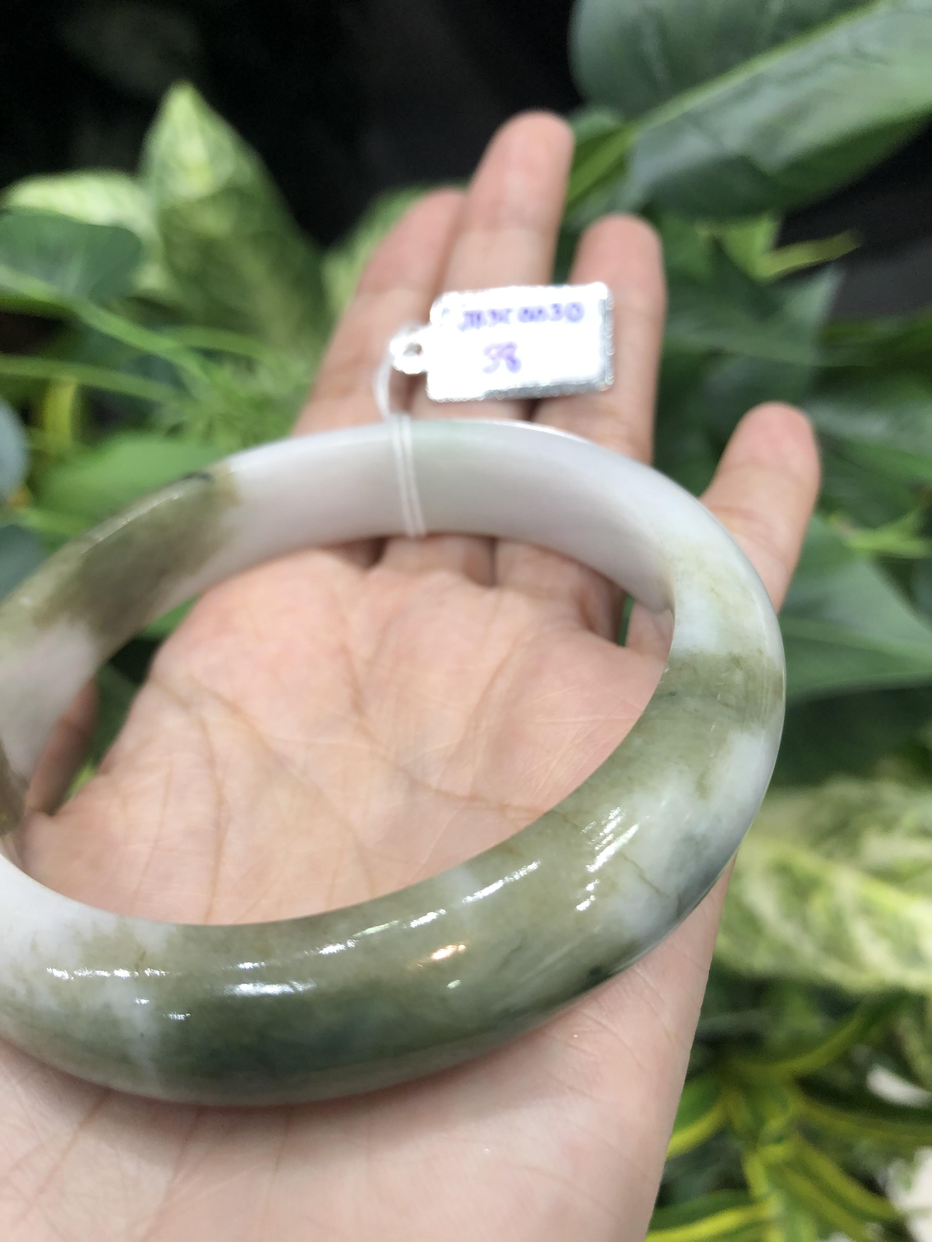 J05C0030 หยก พม่า แท้ Jade กำไลหยก 58 มม. (Jade bracelet) พม่า (Myanmar)
