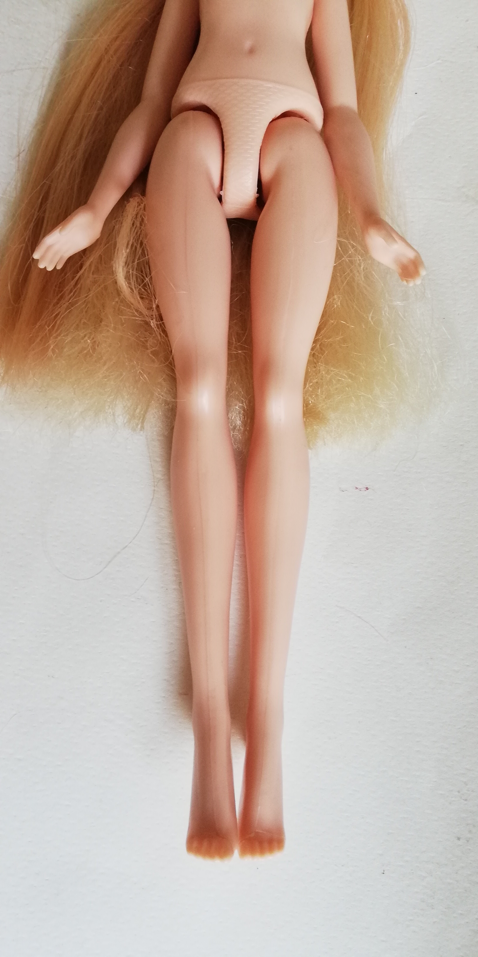 มีหลายภาพ, ตุ๊กตาราพันเซลHasbro **แถมชุด ผมบลอนด์ **ปลายมีช็อตบ้าง, Hasbro รุ่นขาแข็ง หัวเข่าพับงอไม่ได้