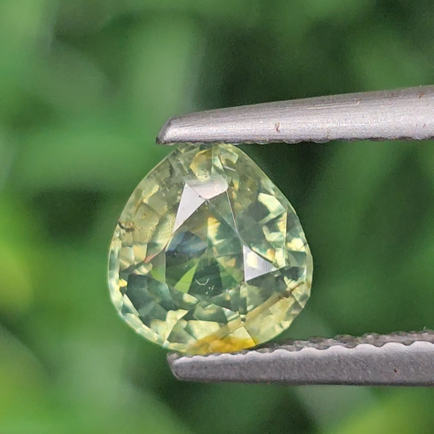 พลอย เพทาย Natural Zircon 1.29 กะรัต (Cts.) ดิบ พลอยแท้อัญมณีมงคล ประจําวันเกิด เครื่องประดับพลอย