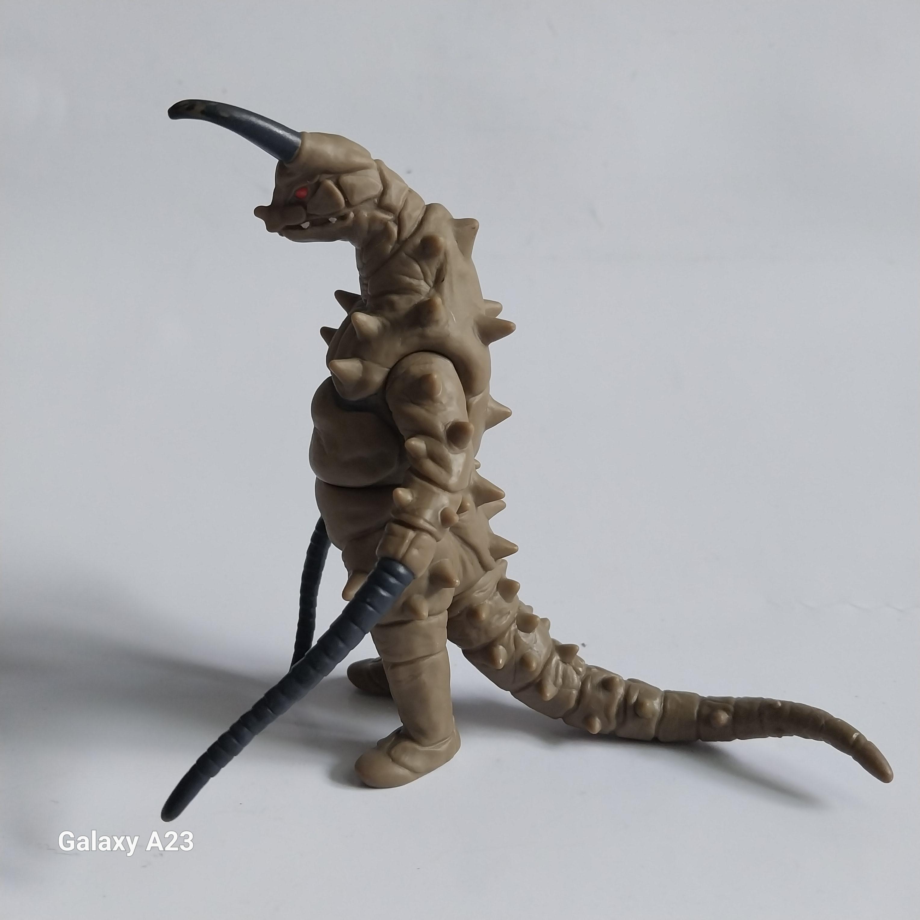 ซอฟ 5-5.5 นิ้ว สัตว์ประหลาด คูดอน จากอุลตร้าแมนแจ๊ค มือสอง สภาพดี มีรอยบ้าง มีปั๊มใต้เท้า