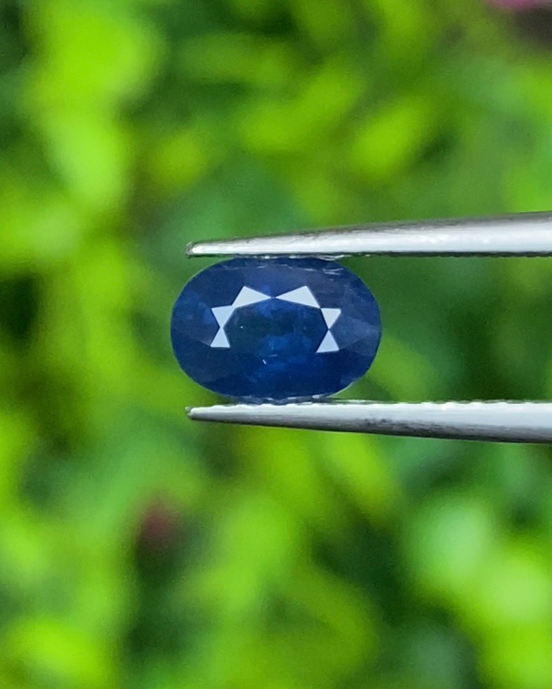 พลอย ไพลิน Blue Sapphire 1.235 กะรัต (Cts.) พลอยแท้ อัญมณีมงคลประจําวันเกิด เครื่องประดับพลอย