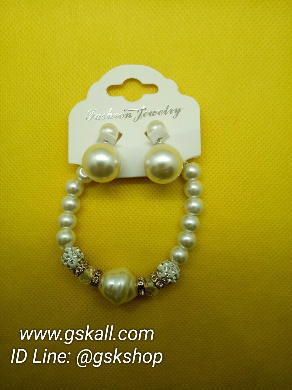 กำไลมุก+ต่างหูมุก เซ็ทคู่ แบ๊วๆ