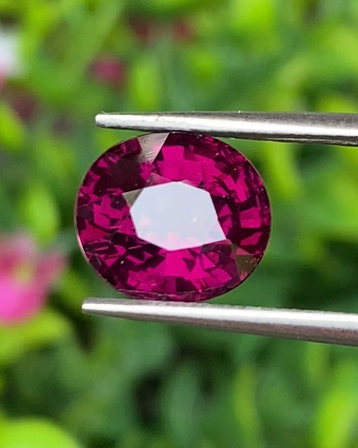 พลอย โรโดไลต์ กาเน็ท Rhodolite Garnet 4.51 กะรัต Cts.พลอยแท้ อัญมณีมงคลประจําวันเกิด เครื่องประดับพลอย