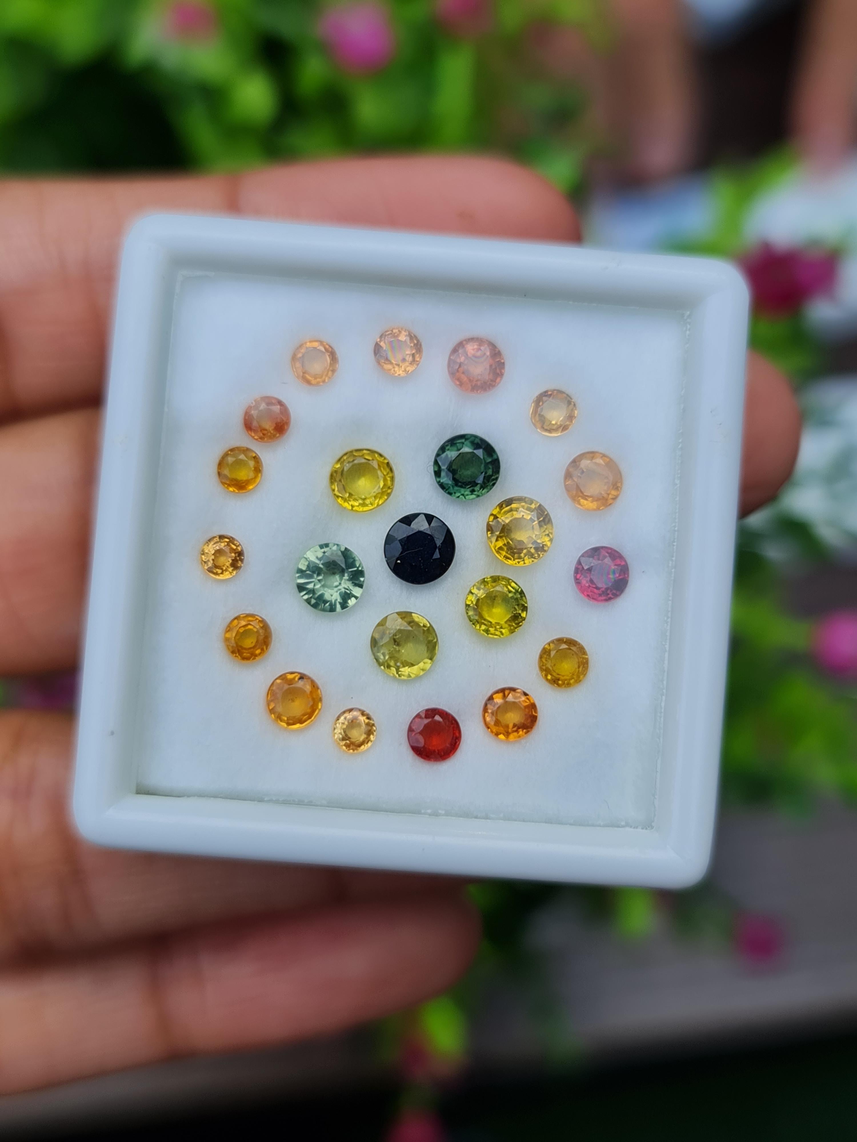 พลอย แฟนซี แซฟไฟร์ Fancy Sapphire 6.43 กะรัต (cts.) 22 เม็ด พลอยแท้ อัญมณีมงคลประจําวันเกิด เครื่องประดับพลอย