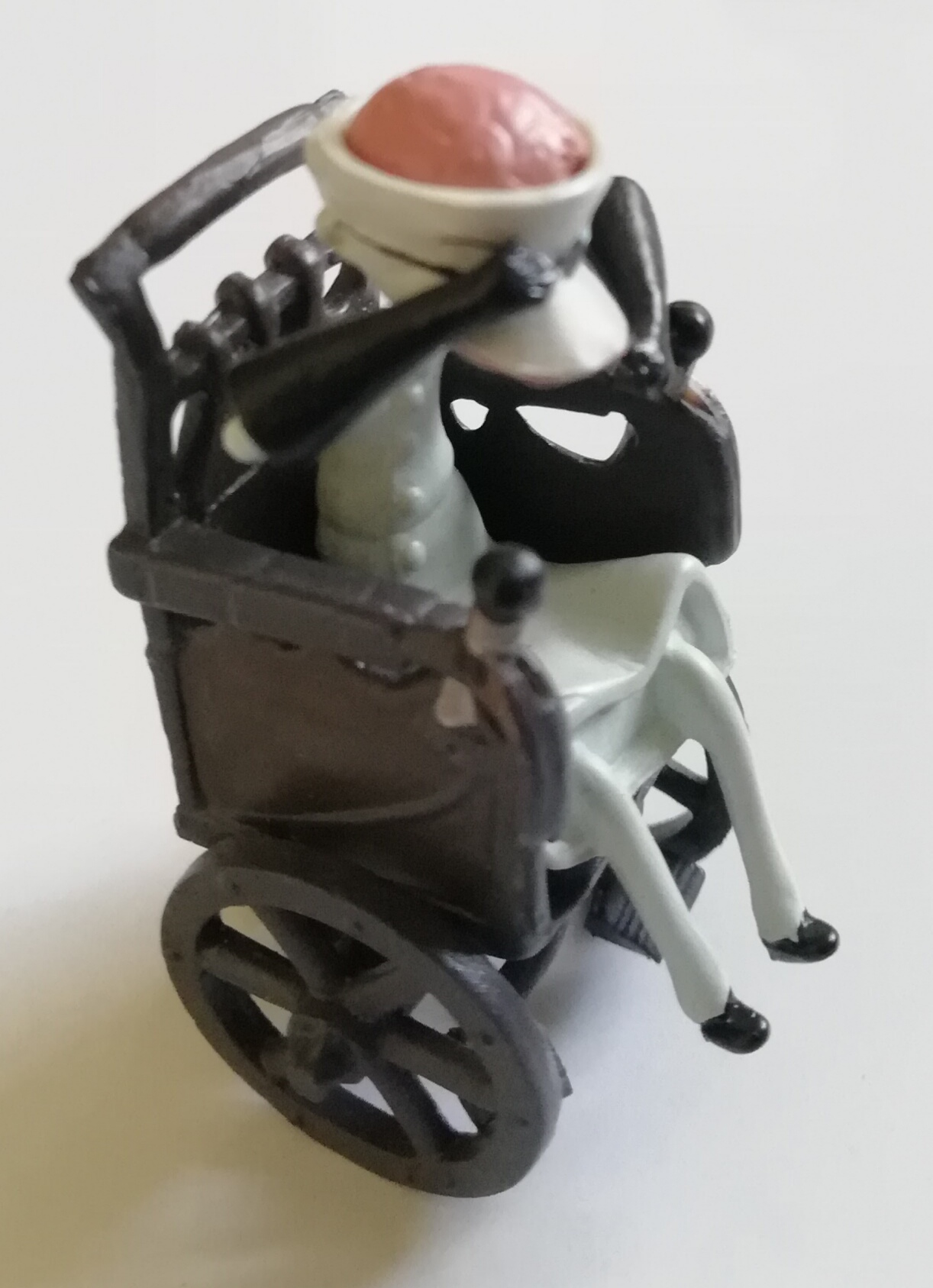 งานกาชาปอง ฟิกเกอร์ แคแรคเตอร์ จาก ไนท์แมร์ บีฟอร์ คริสมาสต์ DR. FINKELSTEIN นั่งรถเข็น ทำสีสำเร็จ