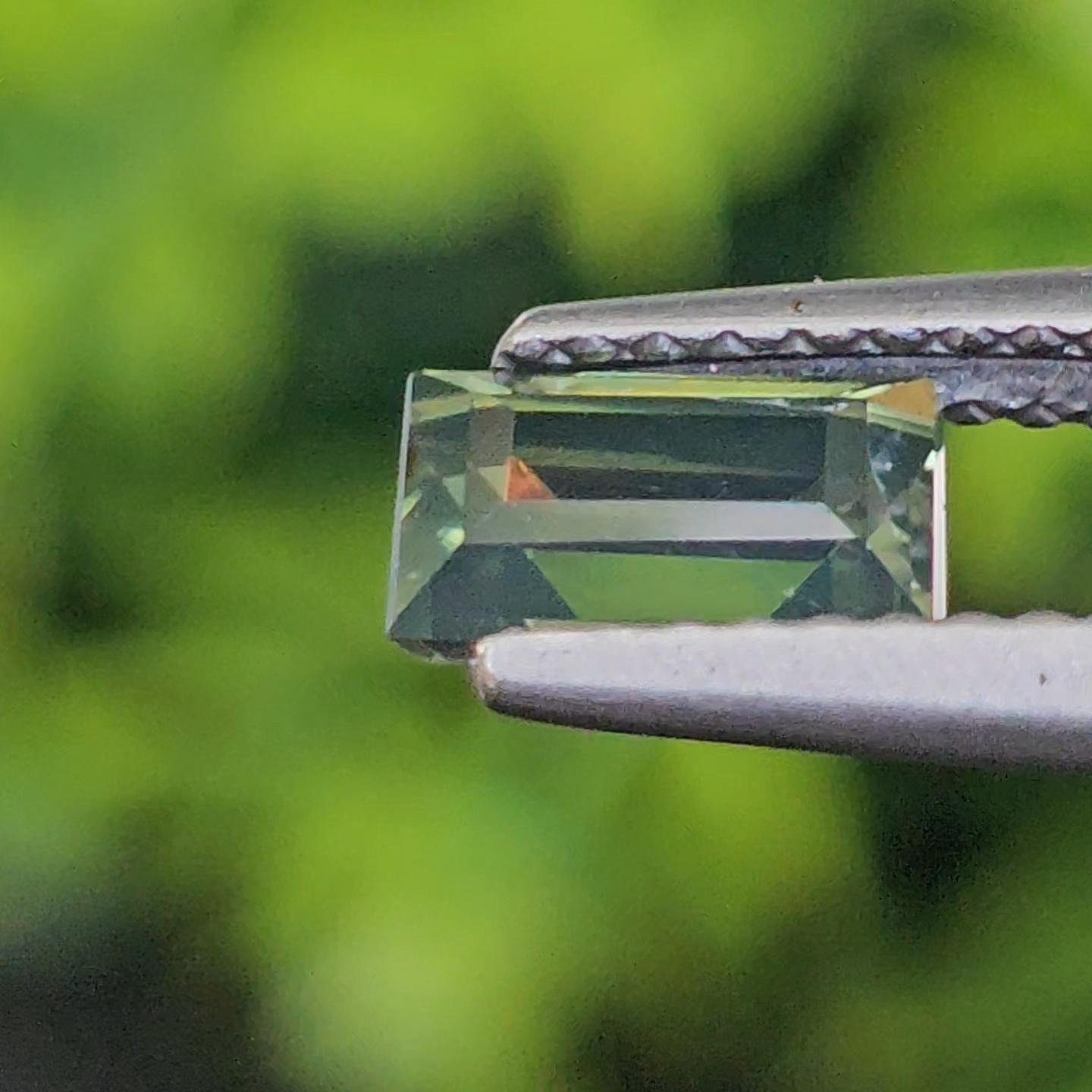 พลอย เพทาย Natural Zircon 1.23 กะรัต (Cts.) ดิบ พลอยแท้อัญมณีมงคล ประจําวันเกิด เครื่องประดับพลอย