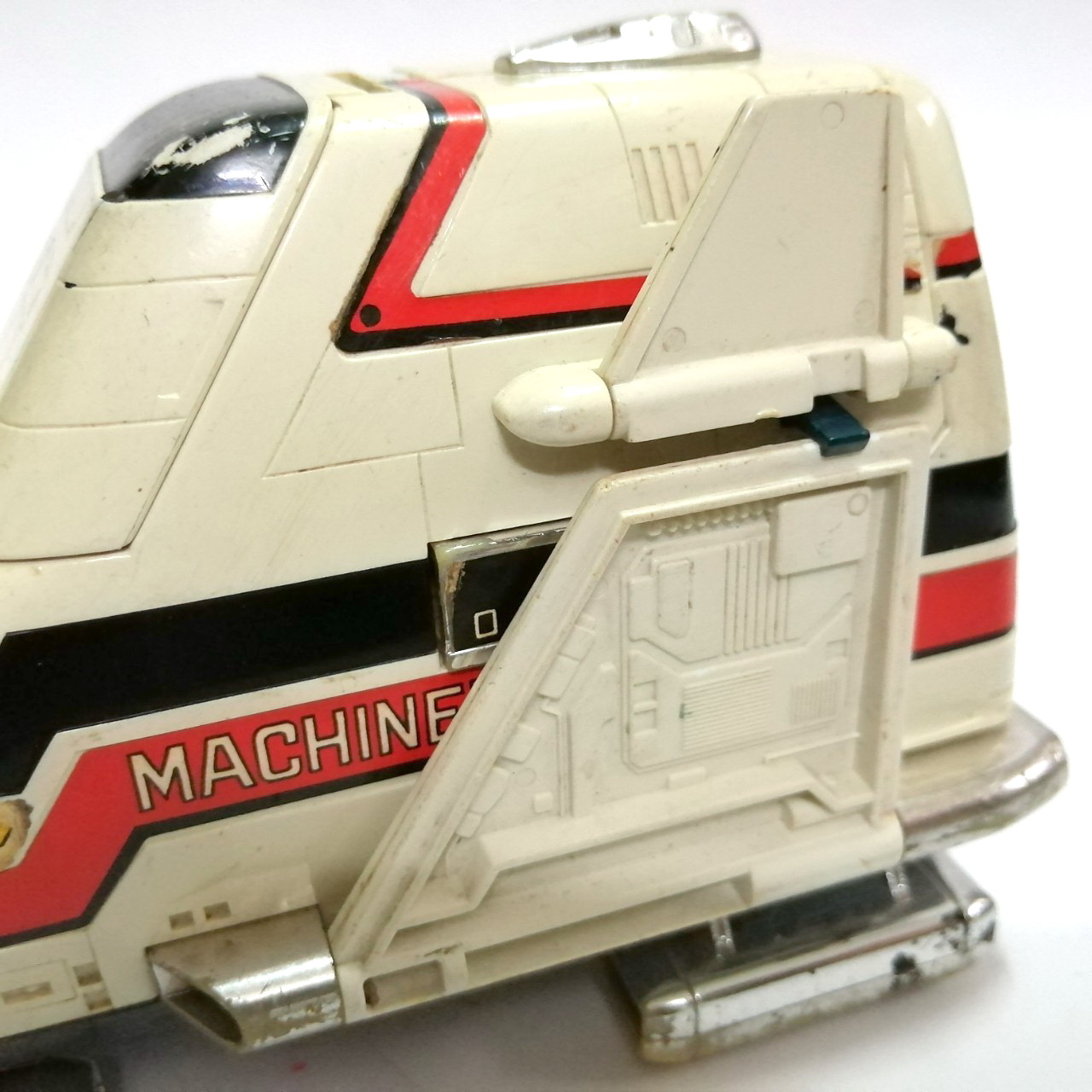 ยานแมชชีน บัฟฟาโล่ ยานของขบวนการ ไลฟ์แมน ตัวยานบางส่วนเป็นเหล็ก และพลาสติก กลไกใช้ได้บางส่วน ของเก่าเก็บตามสภาพ *** มีรอยถลอกและสติ๊กเกอร์หลุด /ขาดหลายแห่ง พิจารณาก่อนซื้อ