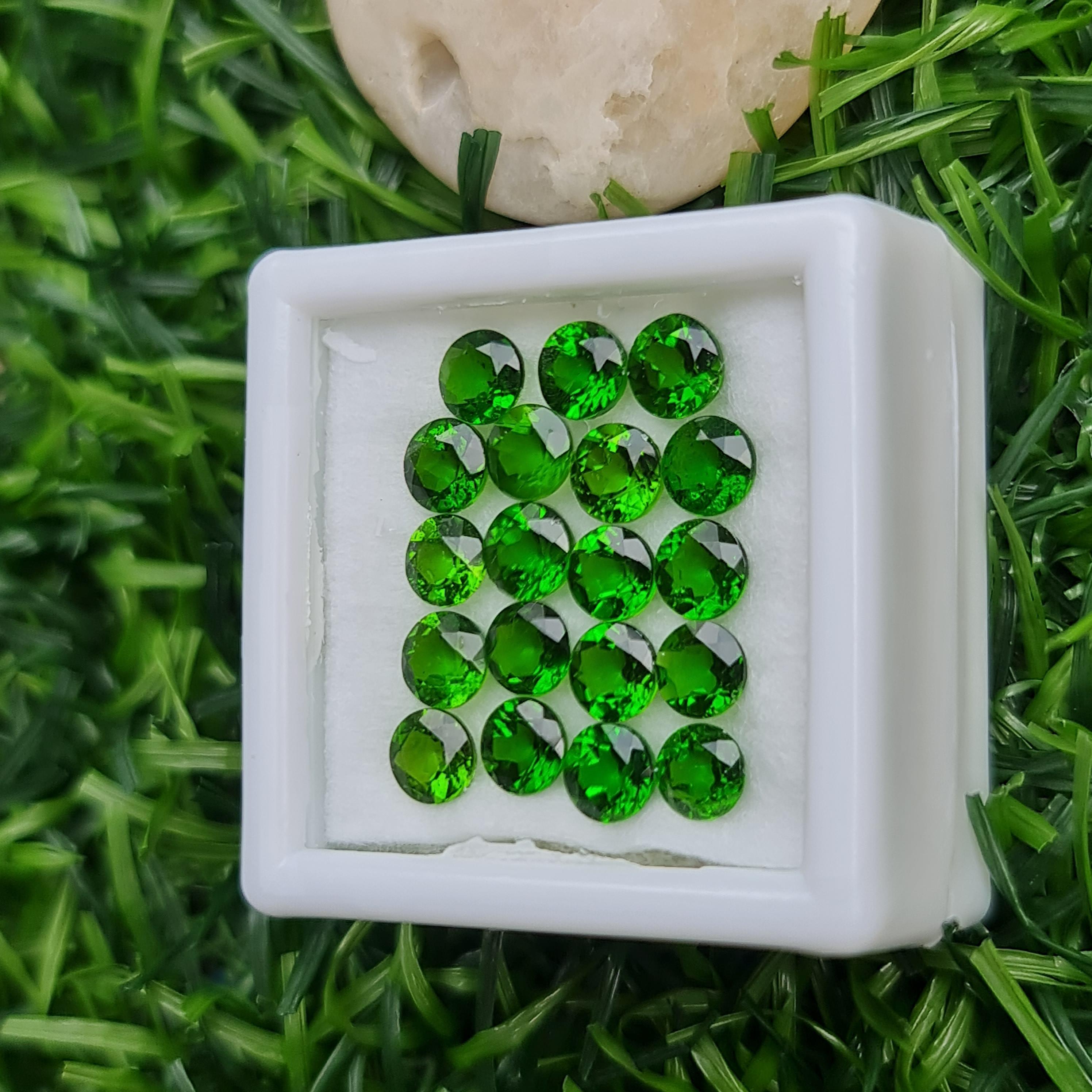 พลอย โครม ไดออพไซด์ Chrome Diopside 5.39 กะรัต (Cts.) 19 เม็ด พลอยแท้ อัญมณีมงคลประจําวันเกิด เครื่องประดับพลอย