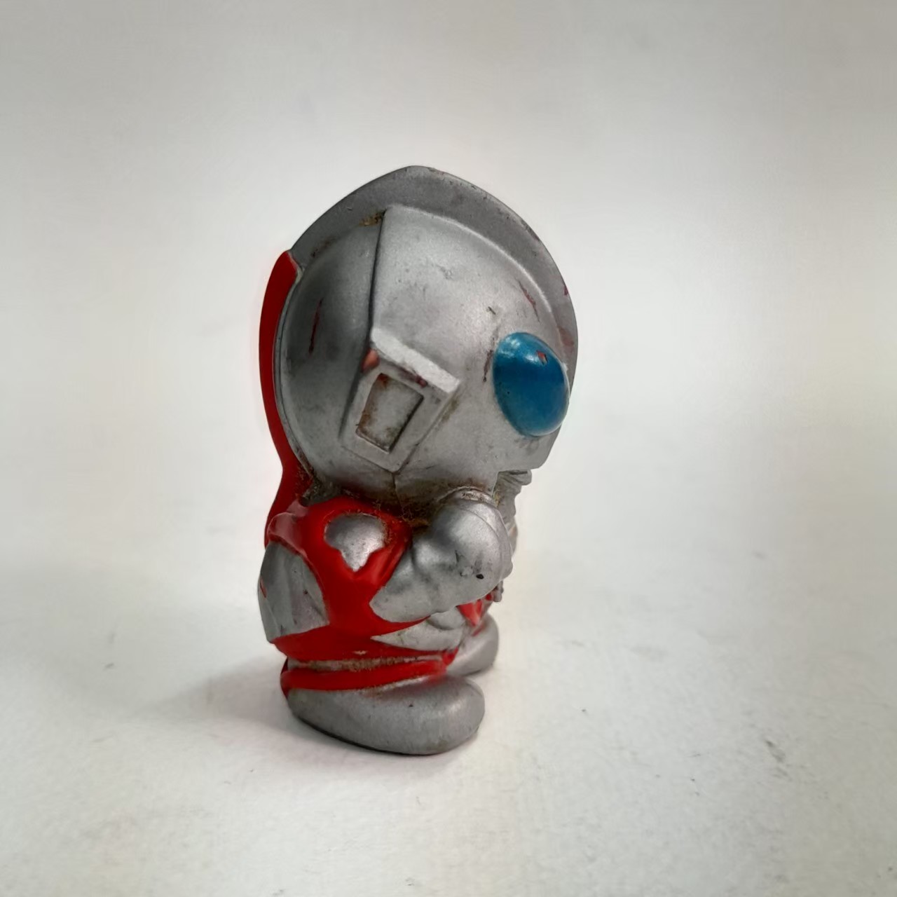 ตัวยาวตัน ขนาด 2.5-3นิ้ว อุลตร้าแมน มิลเลนเนียม SD มือสอง สภาพเก่า มีรอยถลอก งานเก่าหายาก ไม่พบบ่อย