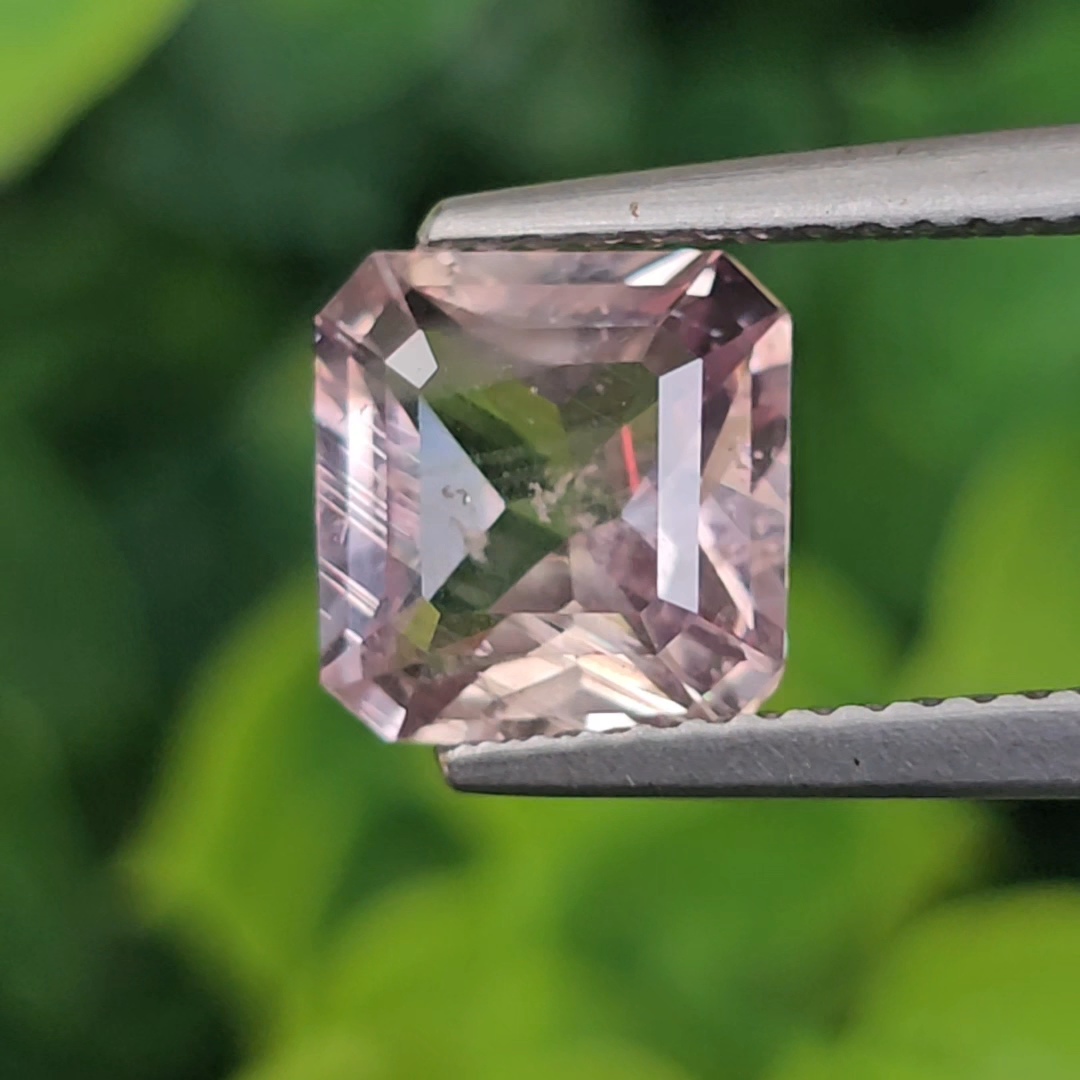 พลอย คัลเลอร์เชนจ์ แซฟไฟร์ Color Change Sapphire 2.51 กะรัต (Cts.) พร้อมใบเซอร์ พลอยแท้ อัญมณีมงคลประจําวันเกิด เครื่องประดับพลอย