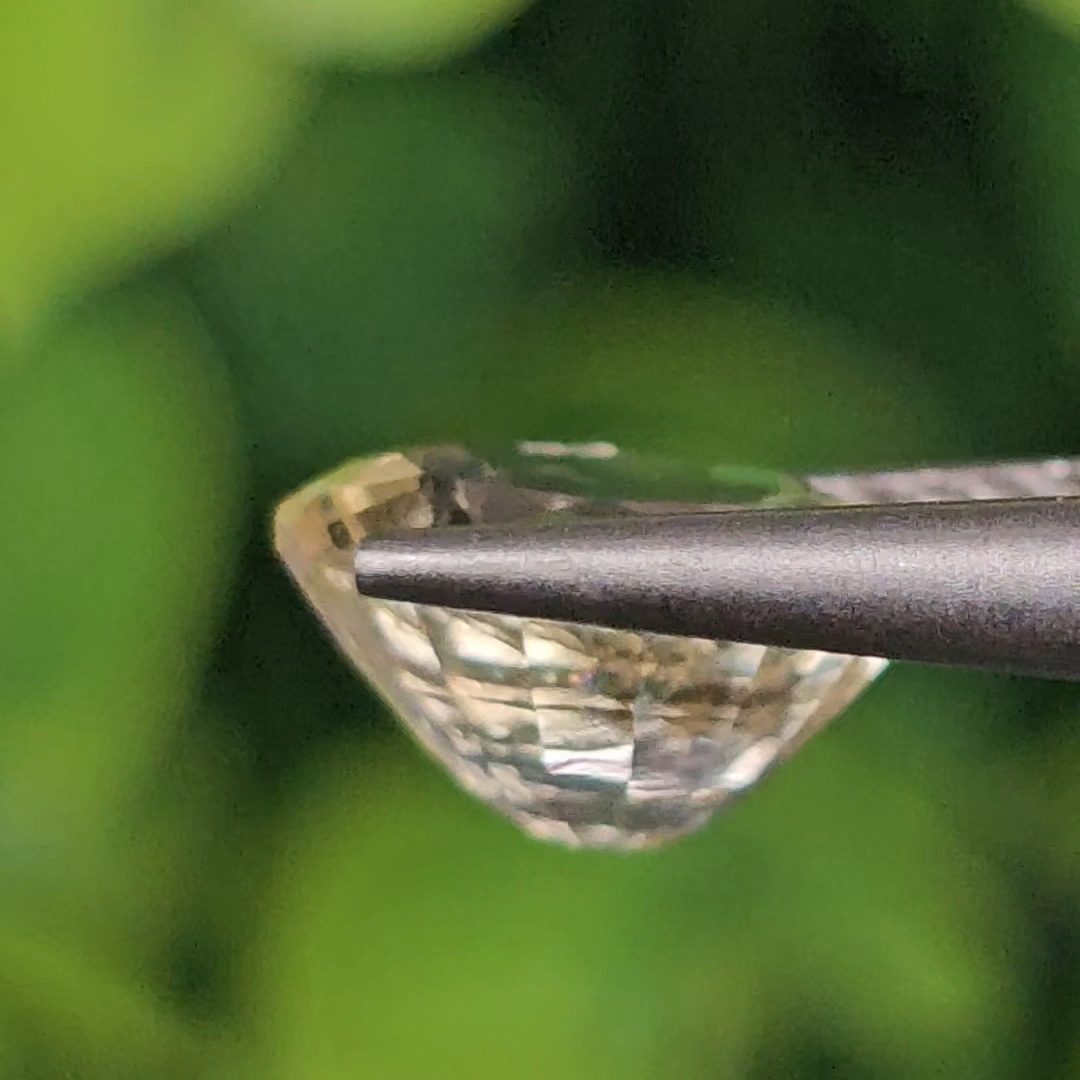 พลอย บุษราคัม yellow sapphire 1.89 กะรัต (Cts.) ดิบ (Unheated)พลอยแท้ อัญมณีมงคลประจําวันเกิด เครื่องประดับพลอย