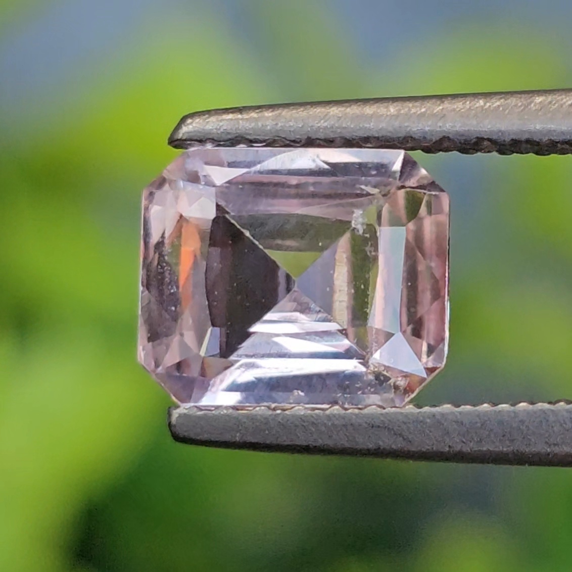 พลอย พัดพารัดชา Padparadscha Sapphire 1.23 กะรัต (Cts.) ดิบ (Unheated) พลอยแท้ อัญมณีมงคลประจําวันเกิด เครื่องประดับพลอย