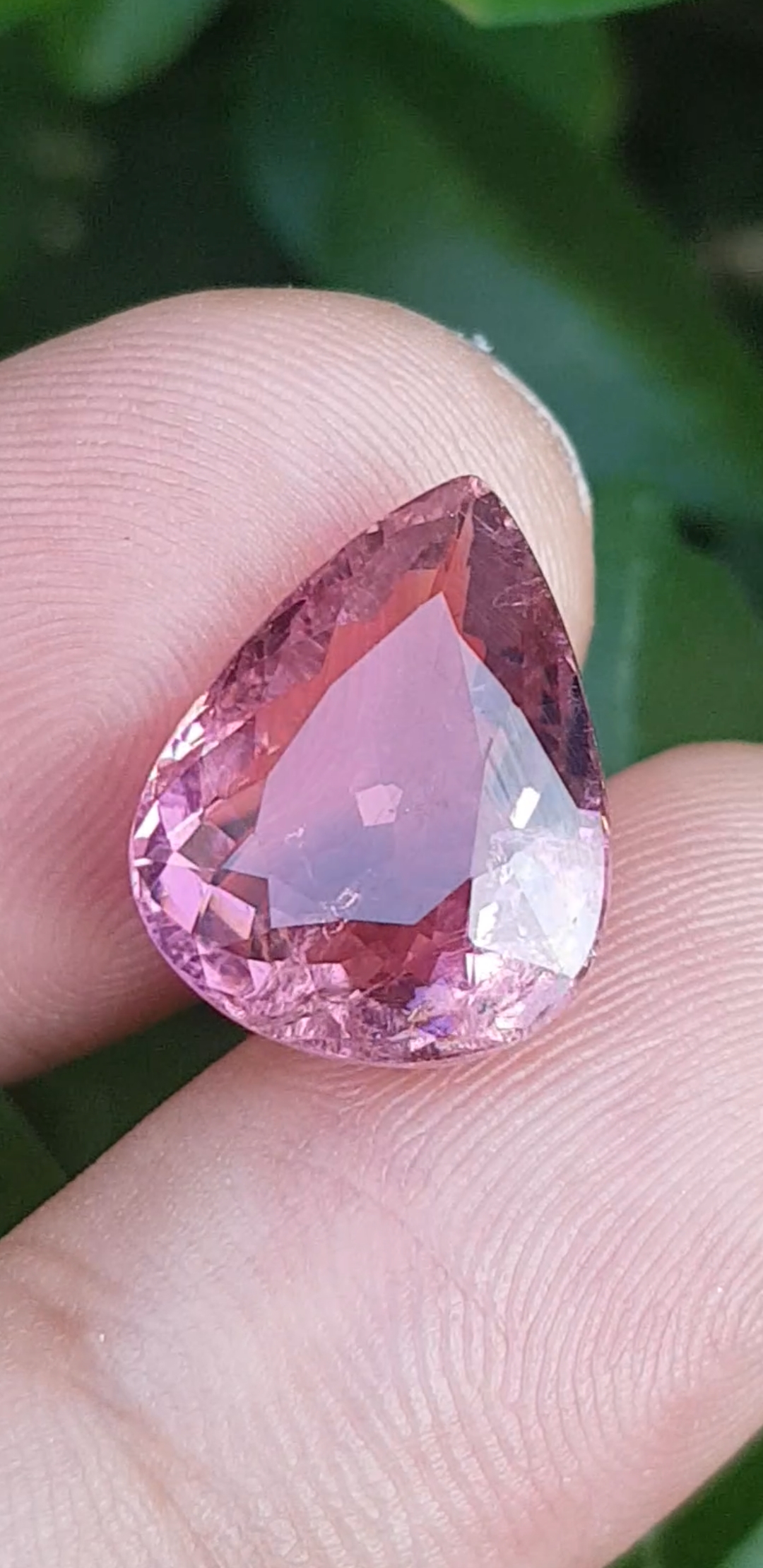 พลอย ทัวร์มาลีน Tourmaline 7.79 กะรัต (Cts.) พลอยแท้ อัญมณีมงคลประจําวันเกิด เครื่องประดับพลอย