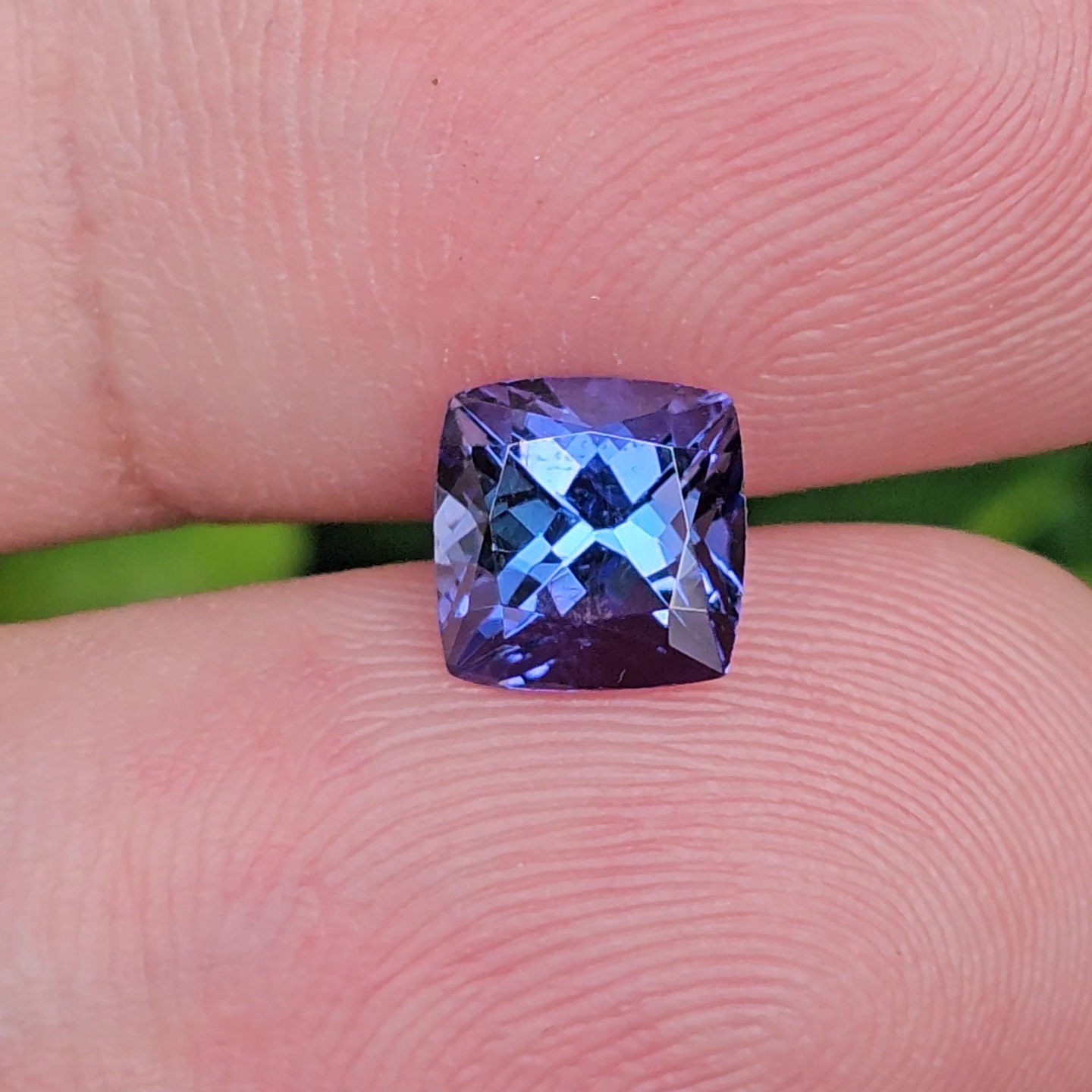 พลอย แทนซาไนท์ Tanzanite 1.60 กะรัต (Cts) พลอยแท้ อัญมณีมงคลประจําวันเกิด เครื่องประดับพลอย