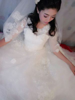 ชุดแต่งงาน แขนสี่ส่วน หางยาว