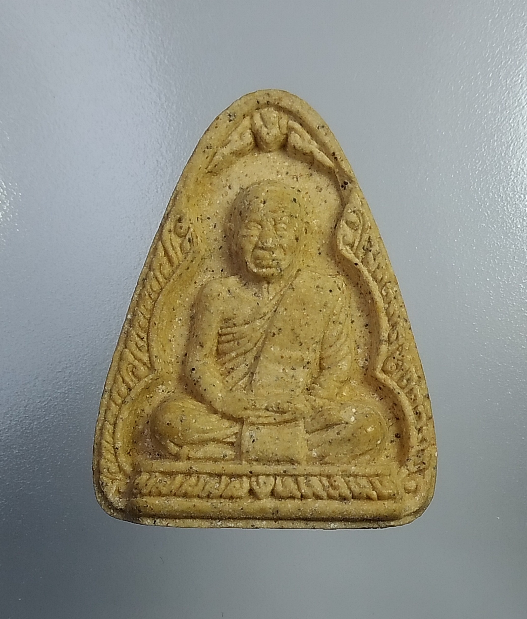 ผ1257 พระผง หลวงพ่อคูณ วัดบ้านไร่ รุ่นมั่งมีทวีคูณ ปี2539